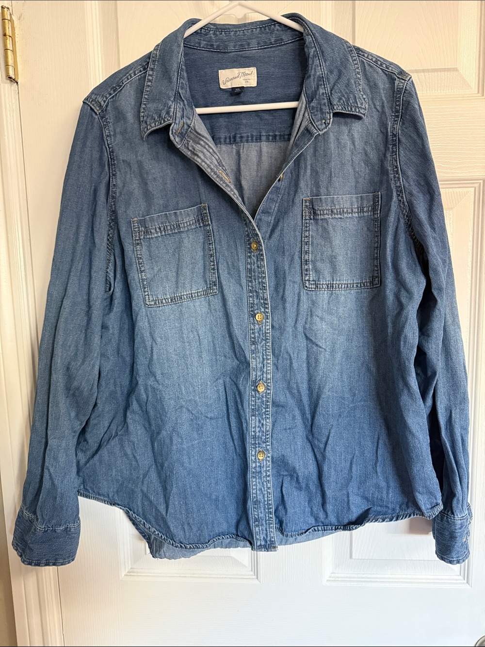 Women’s size XXLDenim Button-Up Women's Shirt - Light Blue